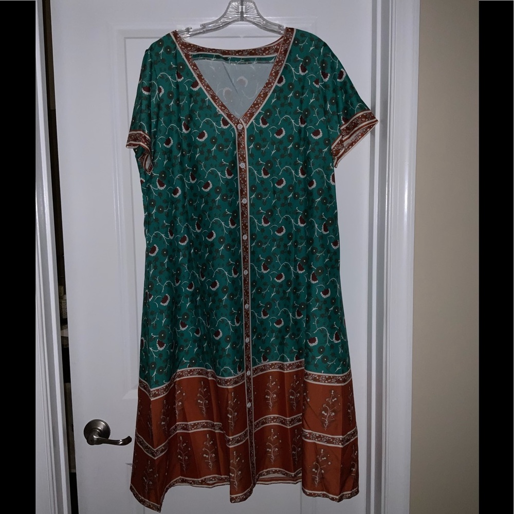 Women’s ROBE- NIGHTGOWN OR DRESS ( Never Worn )